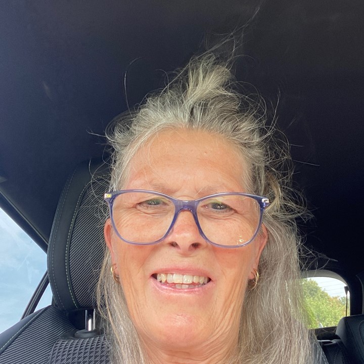 Portrætfoto af Helle Larsen