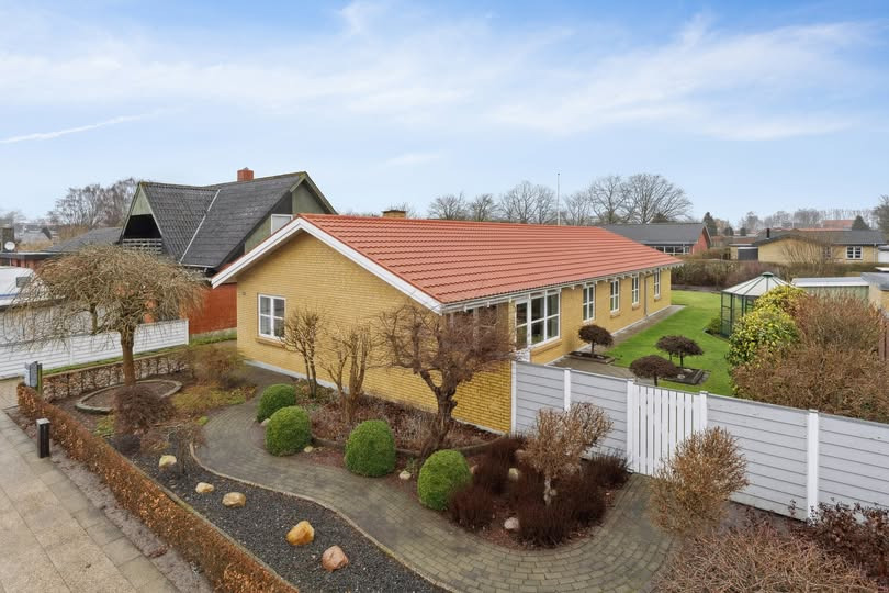 Rummelig villa til salg i populære Hammerum gennem John Frandsen Herning
