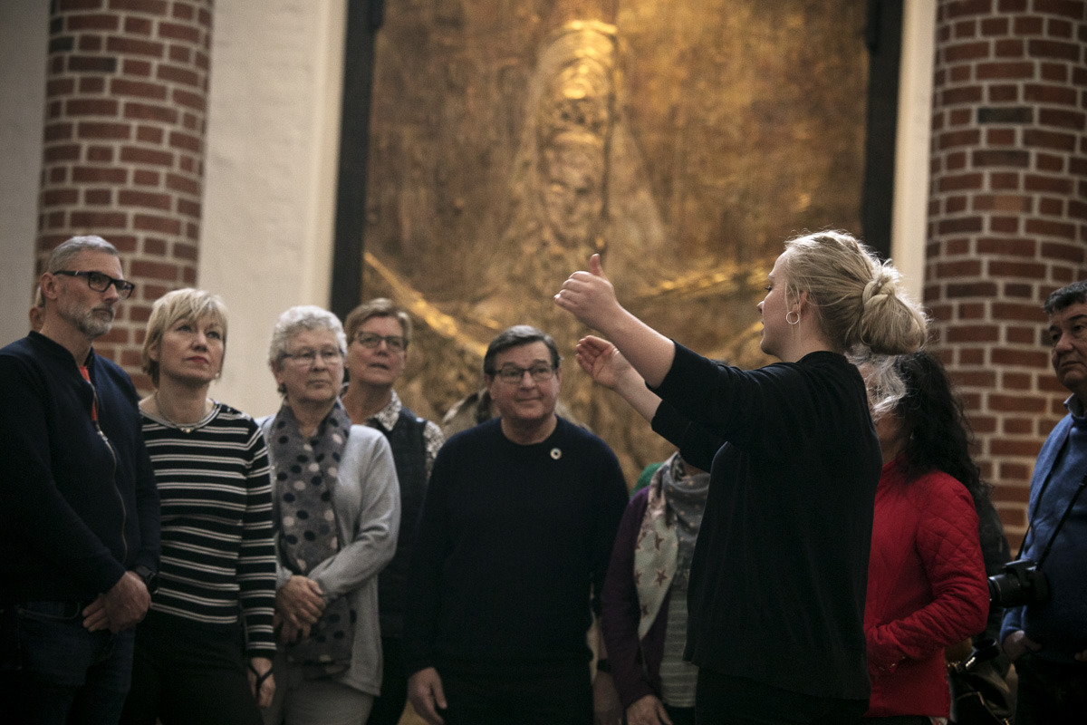 Omvisning i Roskilde Domkirke: Oplev 1000 års historie på en time