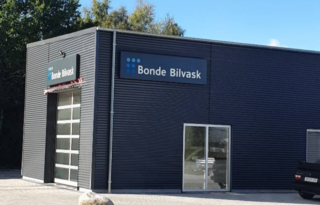 Er bilen blev beskidt i efterårsvejret? Få den bedste bilvask i Skive!