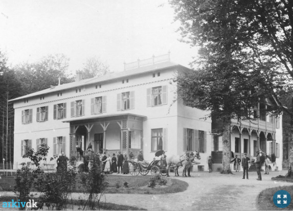 Bag facaden på Silkeborg Bad: Kur, krig og kultur