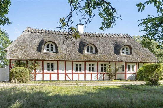 Engbjergvej 2 og 2 andre boliger er kommet til salg denne uge i Marslev - se boligerne her.