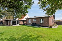 Mågevej 8 og 1 anden boliger er kommet til salg denne uge i Thyborøn - se boligerne her.
