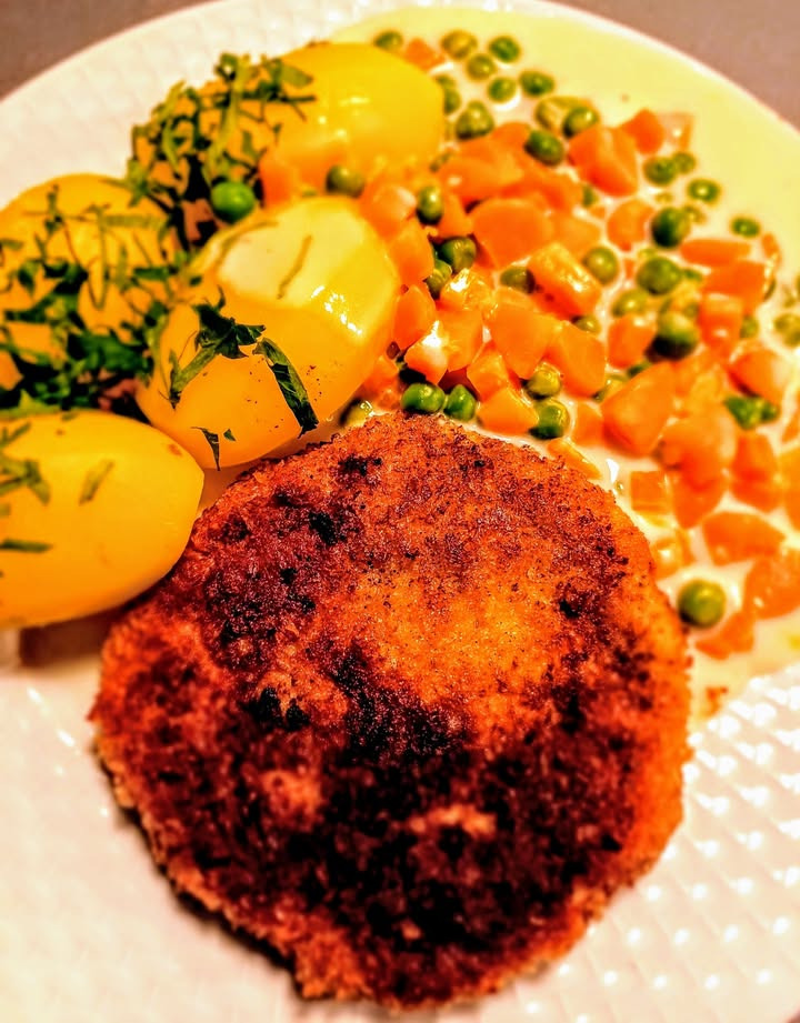 Njordkøkken tilbyder smørstegt karbonade med tilbehør til afhentning tirsdag 1/7