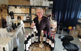 Hos Arnes Vinimport får du "vin fra bonde til kunde"