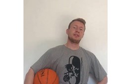 RANDERS ILDSJÆL: Marc brænder for basket!