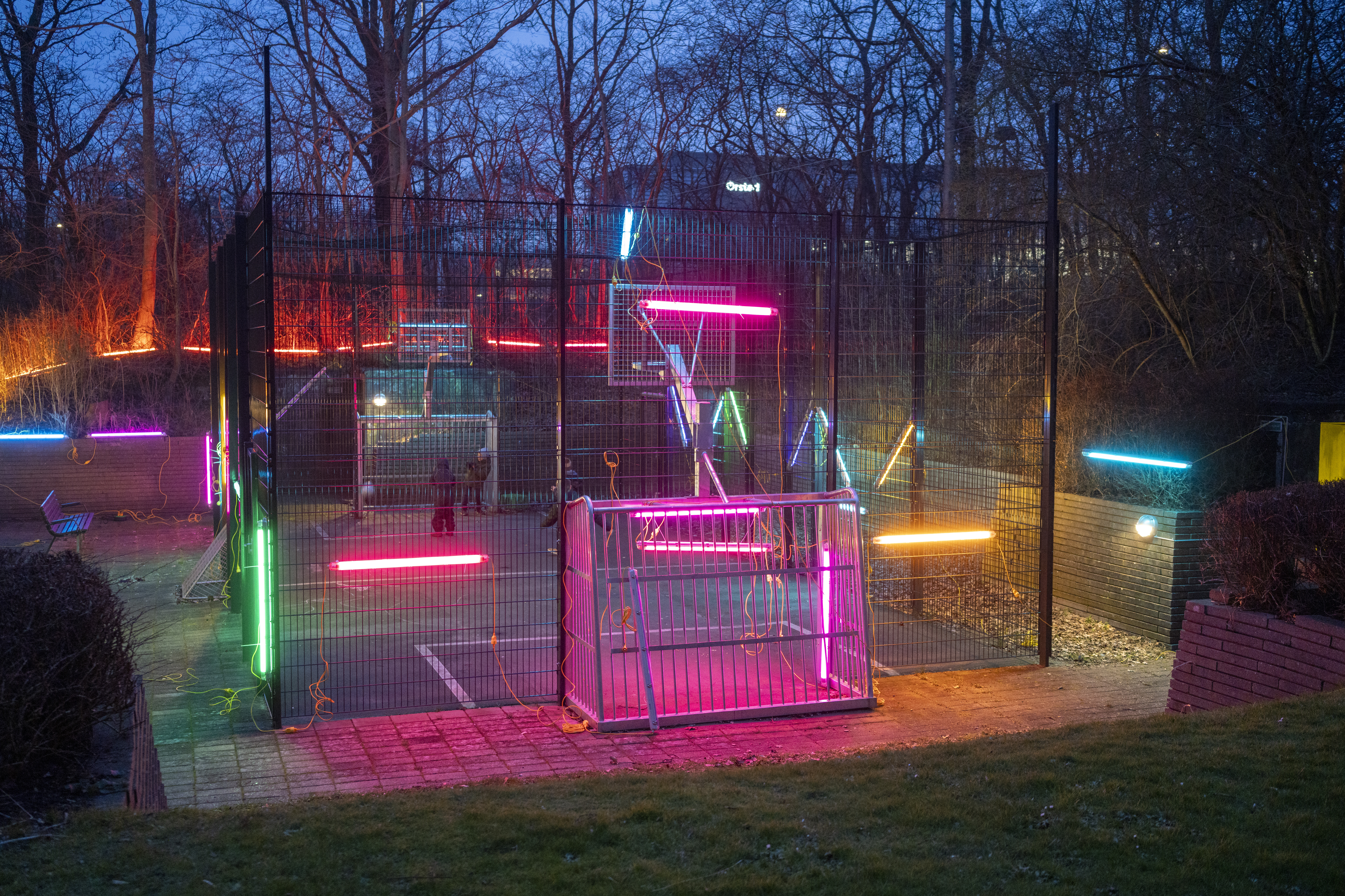 Oplev lysværket "Bølgen" i Gentofte