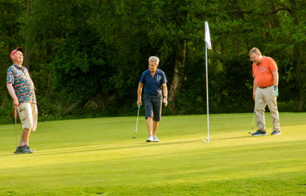 Kronikere skal mærke den gavnlige effekt af at spille golf