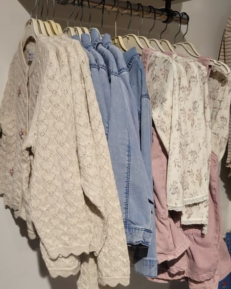 Børneshoppen Brønderslev har fyldt stativerne og hylderne med nyheder til mini pige