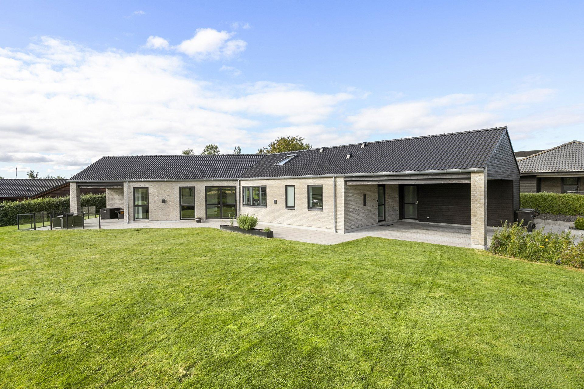 Mølhøjvangen 27, Haverslev til salg for 3,0  mio. kroner - Se 5 andre boliger til salg i Nørager