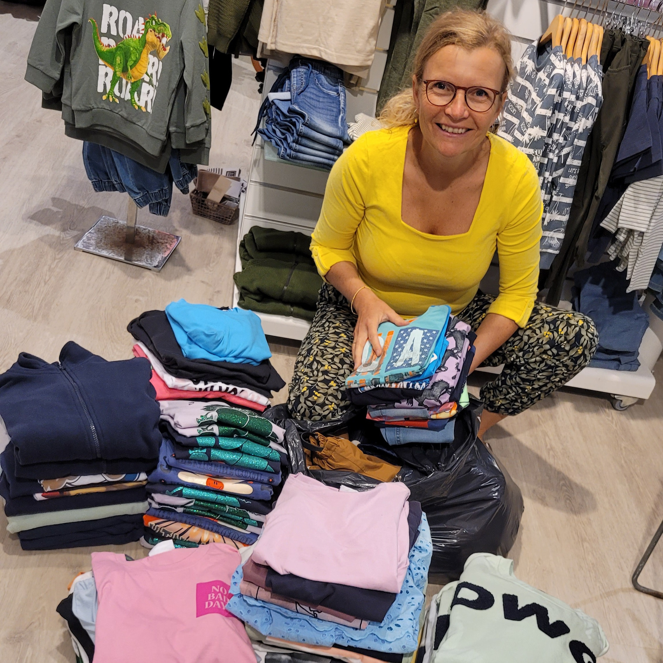 Børneshoppen hjælper børn i Ukraine med tøjdonationer