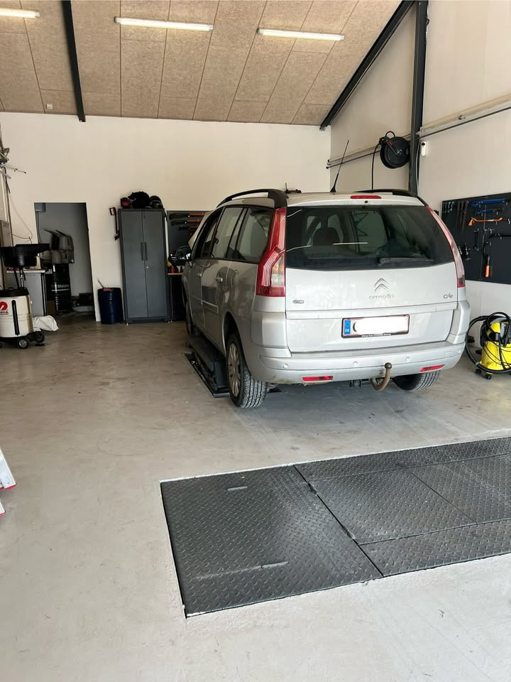 Vittrup Auto ApS er tilbage fra ferie med begrænset bemanding