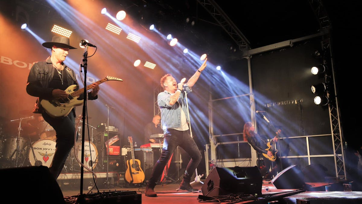 Fest ned ad memory lane med Bon Jovi DK på Bartof Station