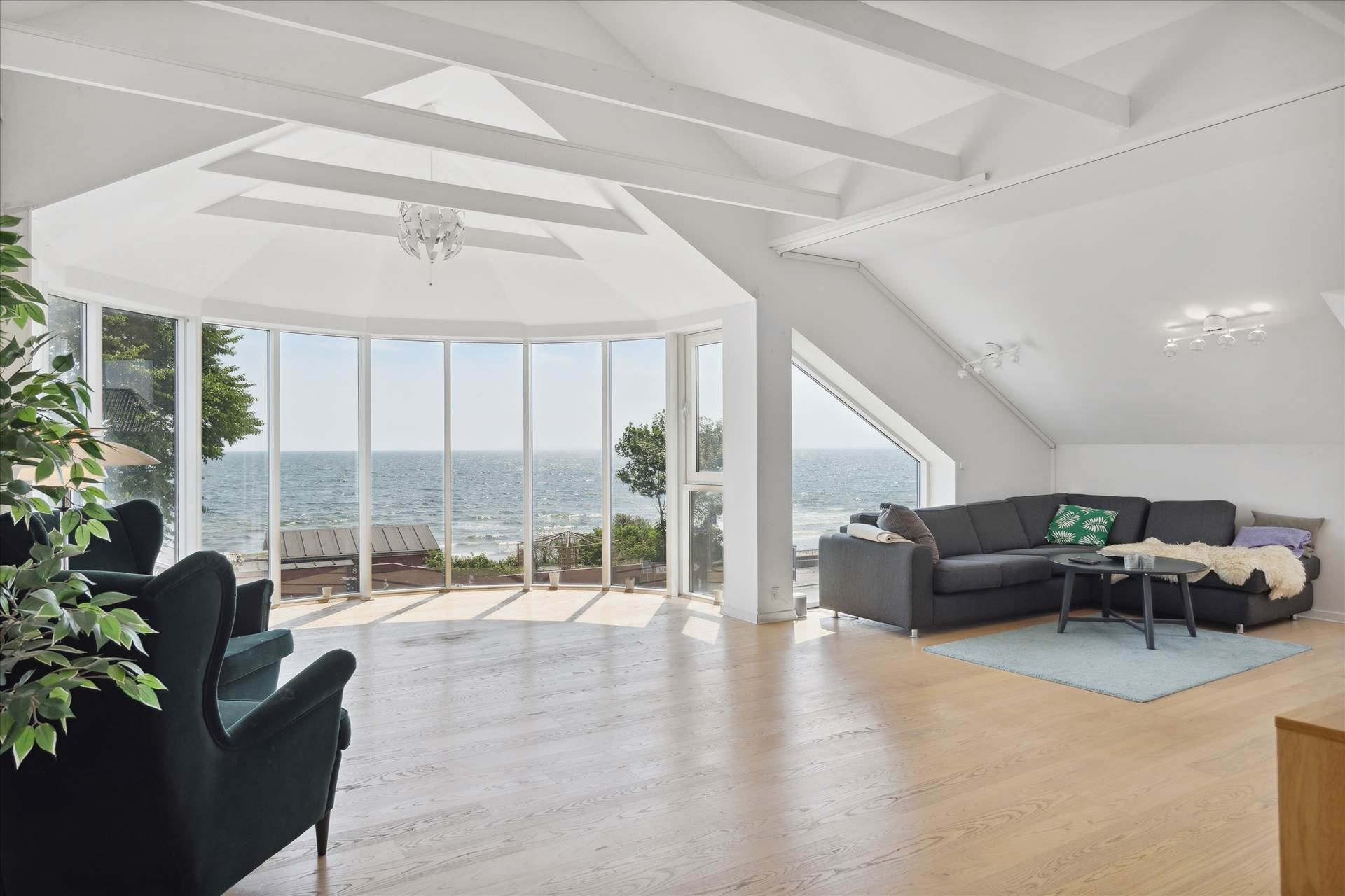 Strandvejen 78 til salg for 4,0  mio. kroner - Se 5 andre boliger til salg i Faxe Ladeplads