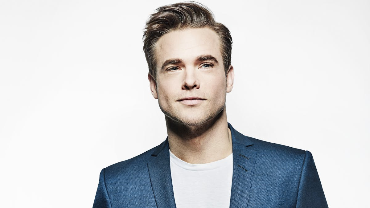 En aften med Silas Holst: Foredrag om livet som pårørende til en demensramt