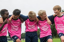 DGI Fodbold og Børnecancerfonden gentager succesen med fodboldskoler for kræftsyge børn: Aarhus og Kongens Lyngby er valgt