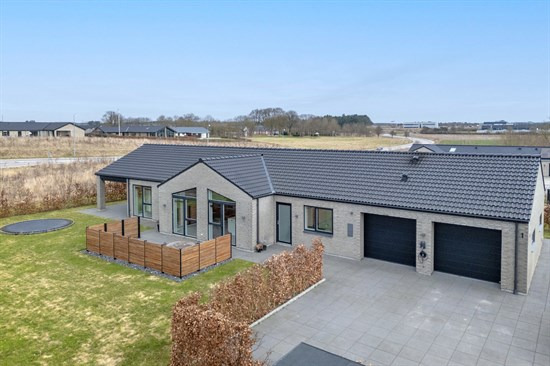 Top 6 over dyreste boliger til salg i Hammel. Priser op til 10.985.000 kr