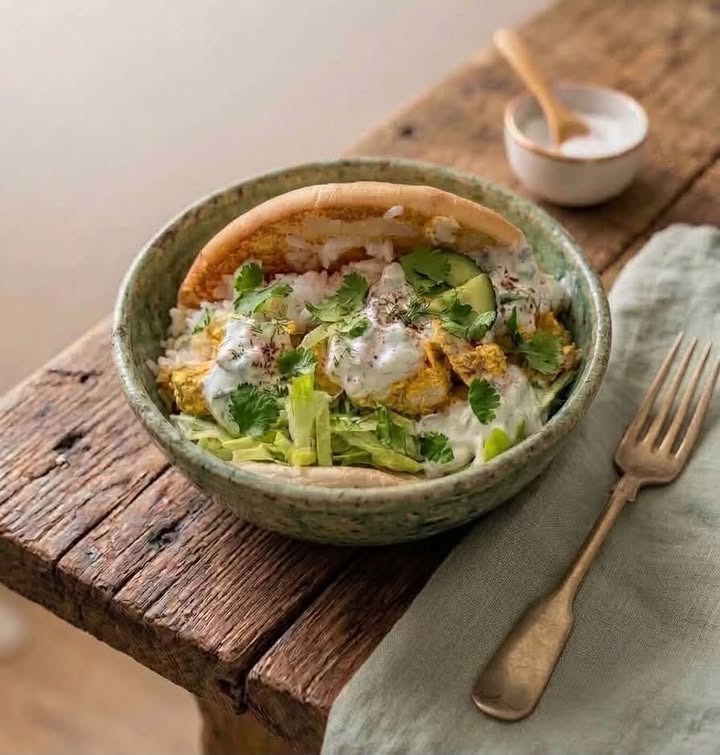 HANSTHOLM AUCTION BUYER deler opskrift på tandoori kulmule med raita og naanbrød
