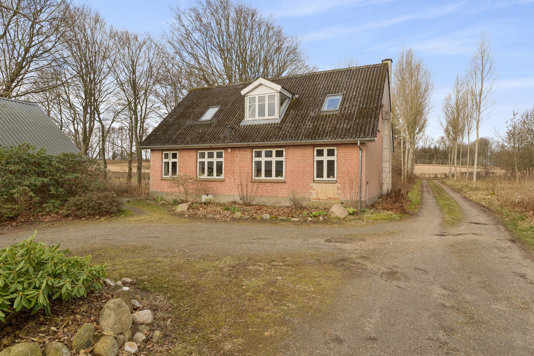 Charmerende boliglandbrug på 147 m² med 2 hektar naturskønne omgivelser