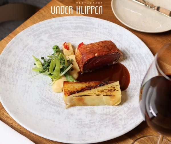 Restaurant Under Klippen inviterer til 3x3x3 med snacks, 3-retters menu og vinmenu