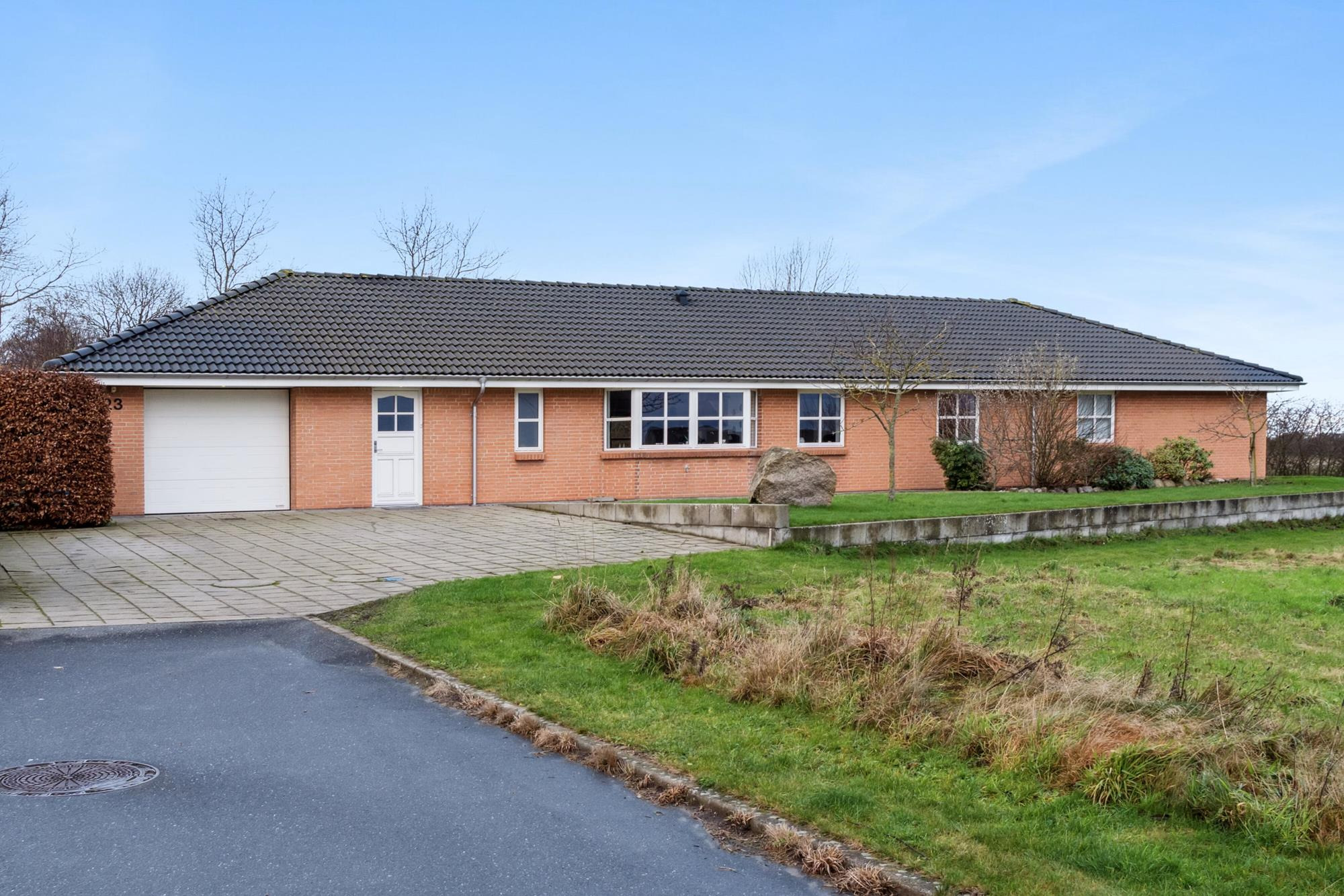 Til salg hos Ejendomsmæglerfirmaet &LIVING: Boligen til den store familie