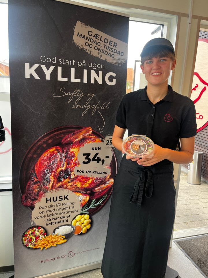 Kylling & Co tilbyder halv ovnstegt kylling til 34 kr fra mandag til onsdag