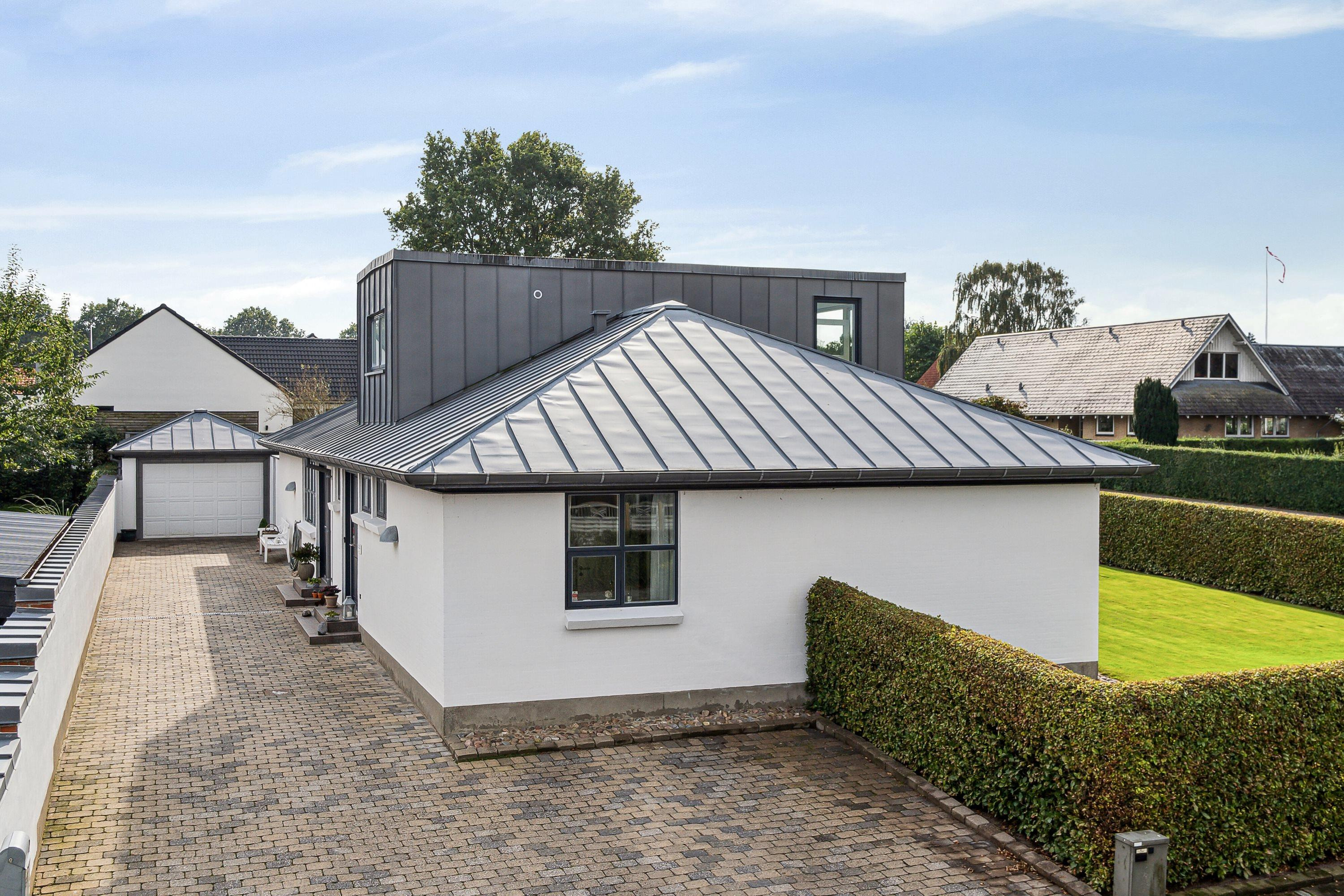 Til salg hos & LIVING Midt & Vestjylland: KVALITET NÆR SØEN