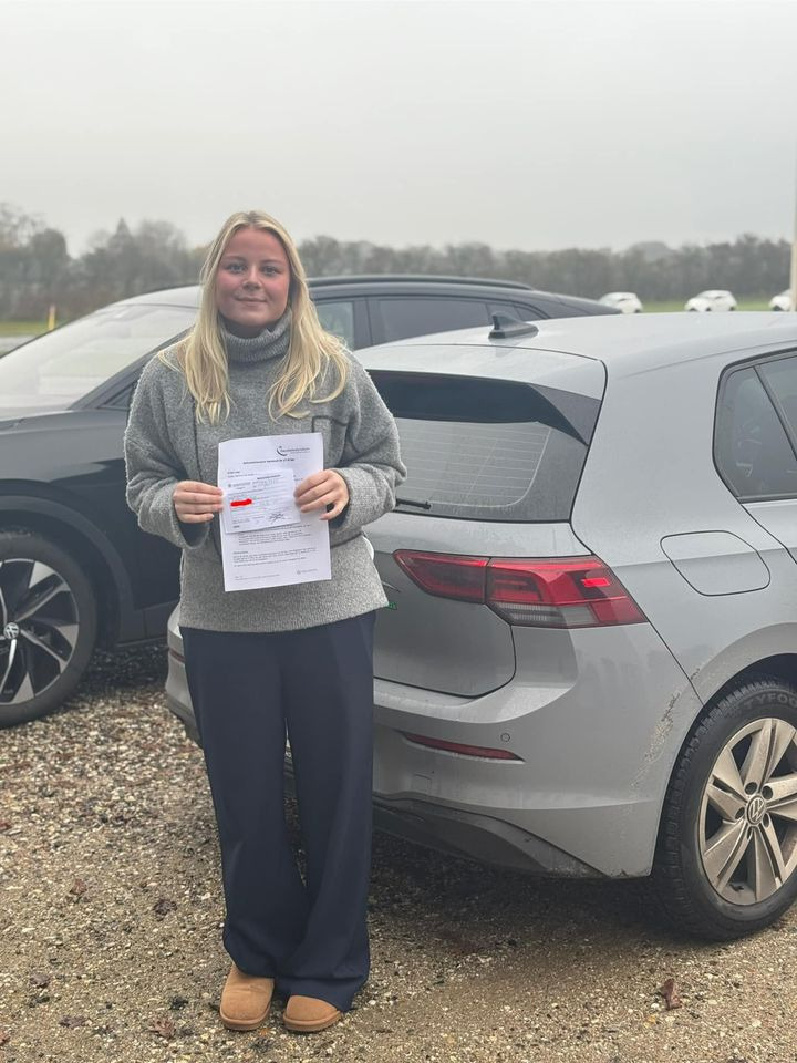 Kirsten fra Frisdal Køreskole I/S bestod køreprøven i første forsøg uden ekstra lektioner