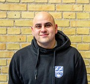 Tarek Omar: Fra journalistik til fodboldtræning – en lokal helt i Vallensbæk