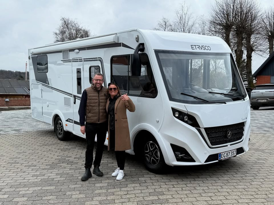 Hinshøj Carvan inviterer til åben hus efter succesfuld vognlevering