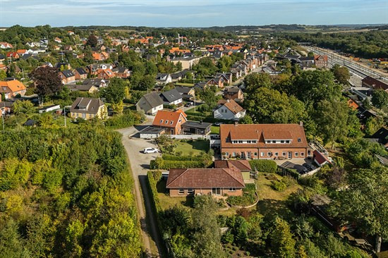 Indbydende, moderniseret og velholdt bolig i ét plan