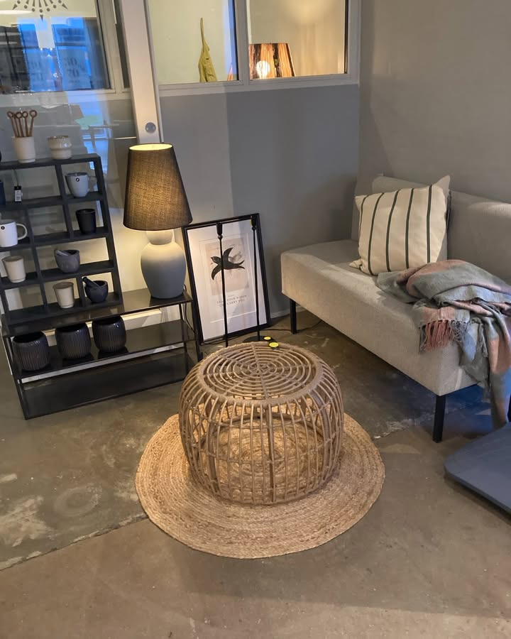 Stort lagersalg på interiør og delikatesser i Ikast fra Lagersalg.com