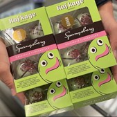 SuperBrugsen Dronninglund lancerer flødeboller med smagen af Kaj kage