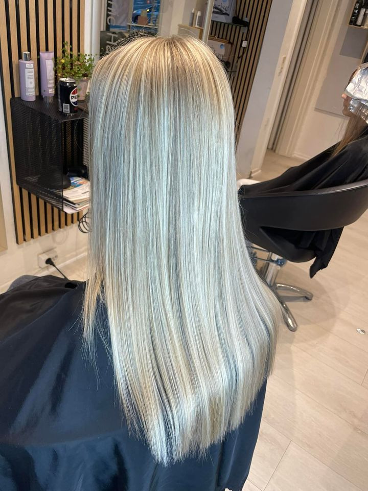 Organic Hair Care - By Carøe: Skabte unikke lyse looks til to skønne piger i dag