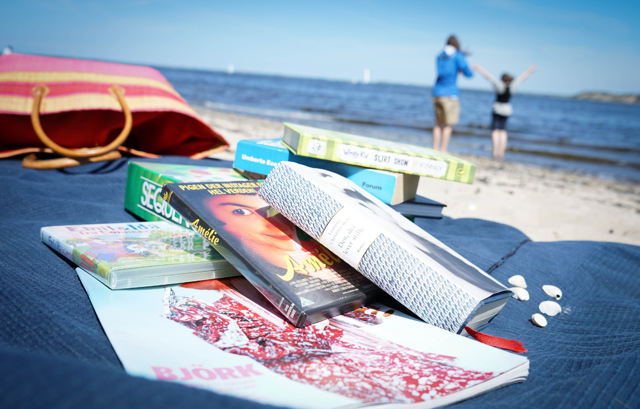 Holstebro Bibliotek: Vil du overraskes med nye læseoplevelser i din ferie?