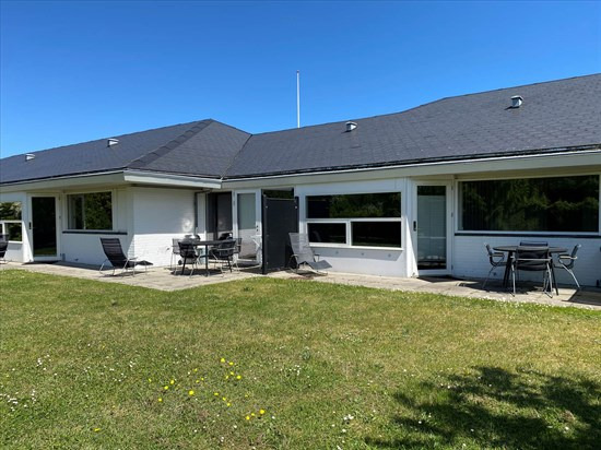 Lyrsbyvej 38 er til salg for kun 995.000 kr.: Se de billigste boliger til salg i Svaneke her