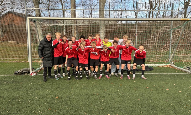 Hele Østerhåbskolen tager til DBU-finale i Køge: Lokal opbakning sender ni busser afsted for at støtte skoleholdet