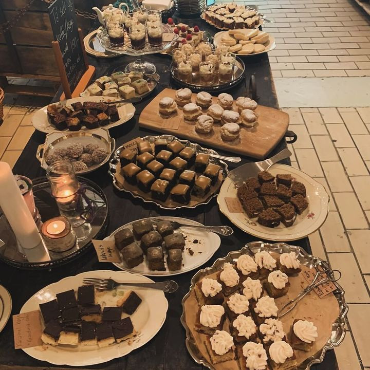 Fru Hansens butik og café inviterer til stort tapas kagebord med ad libitum kaffe og te
