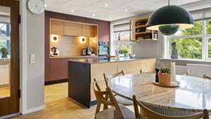 Velholdt og moderne villa i Hjørring – ideel til familien