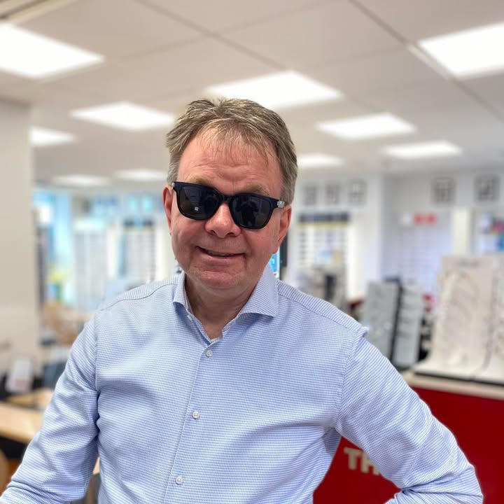 Thiele Optik Silkeborg præsenterer snart nye Saint Laurent solbriller efter eksklusivt besøg