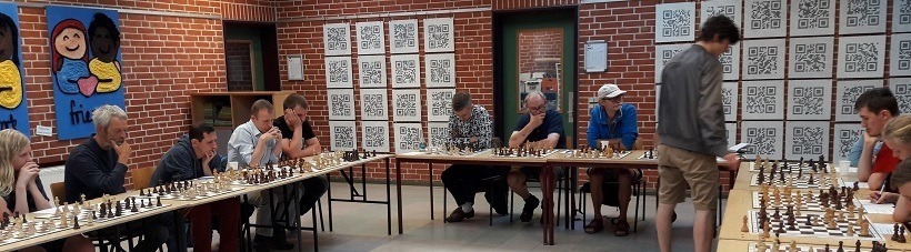 Kom og spil skak mod en stormester.