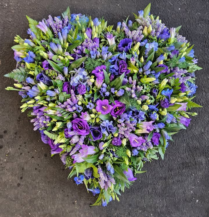 Flore Vida skaber smukke og personlige afskedshjerter til begravelser