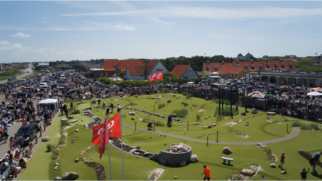 Oplev den unikke kræmmerstemning på bagagerumsmarkedet i Søndervig