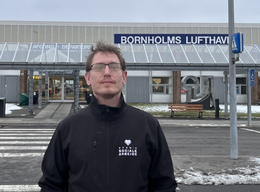 Kenneth flyver gratis retshjælp til Bornholm hver mandag