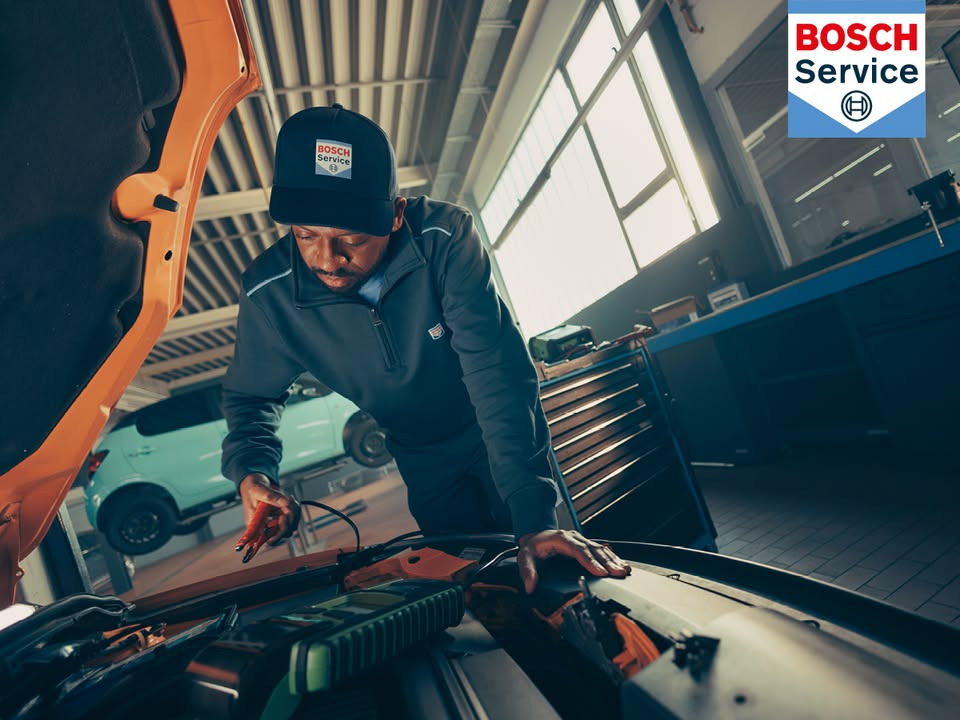 Auto Teknik A/S rådgiver om at undgå fladt bilbatteri med intelligent diagnostik hos Bosch Car Service