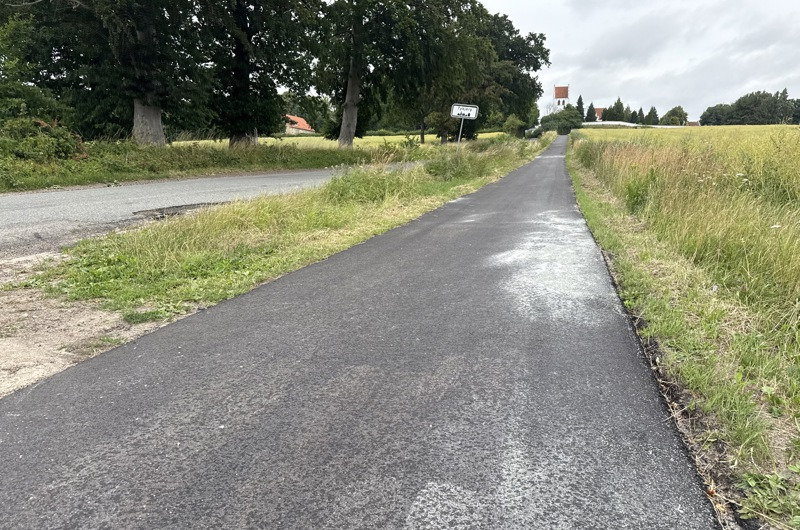 Nye asfaltbelægninger giver sikrere og mere indbydende cykel- og bilruter i Næstved Kommune