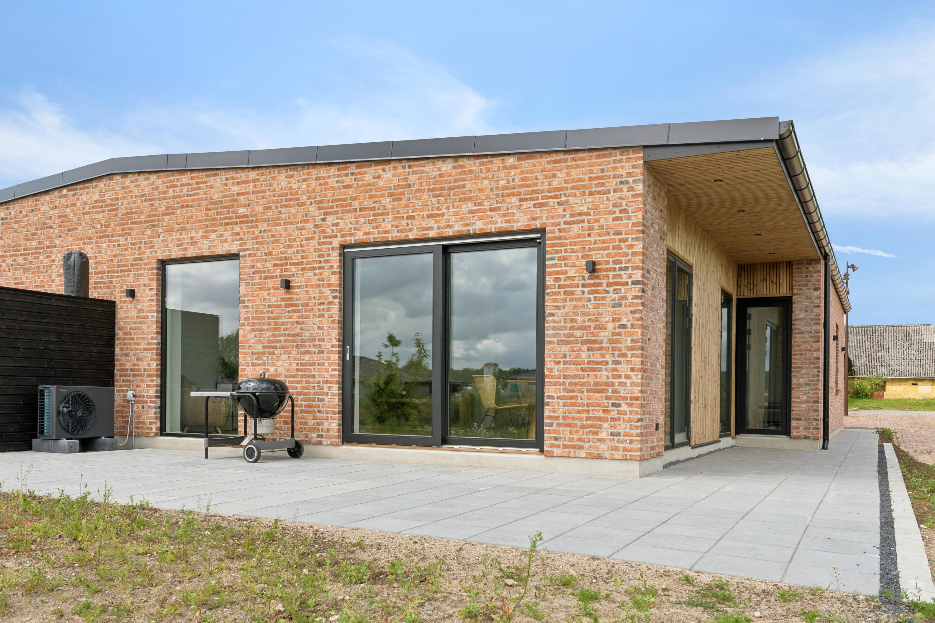 Nyopført, halvt dobbelthus i smukt område i Næstved