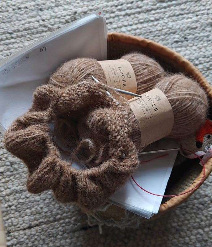 Hyggelig aften med havesnak og strikketøj i Broager