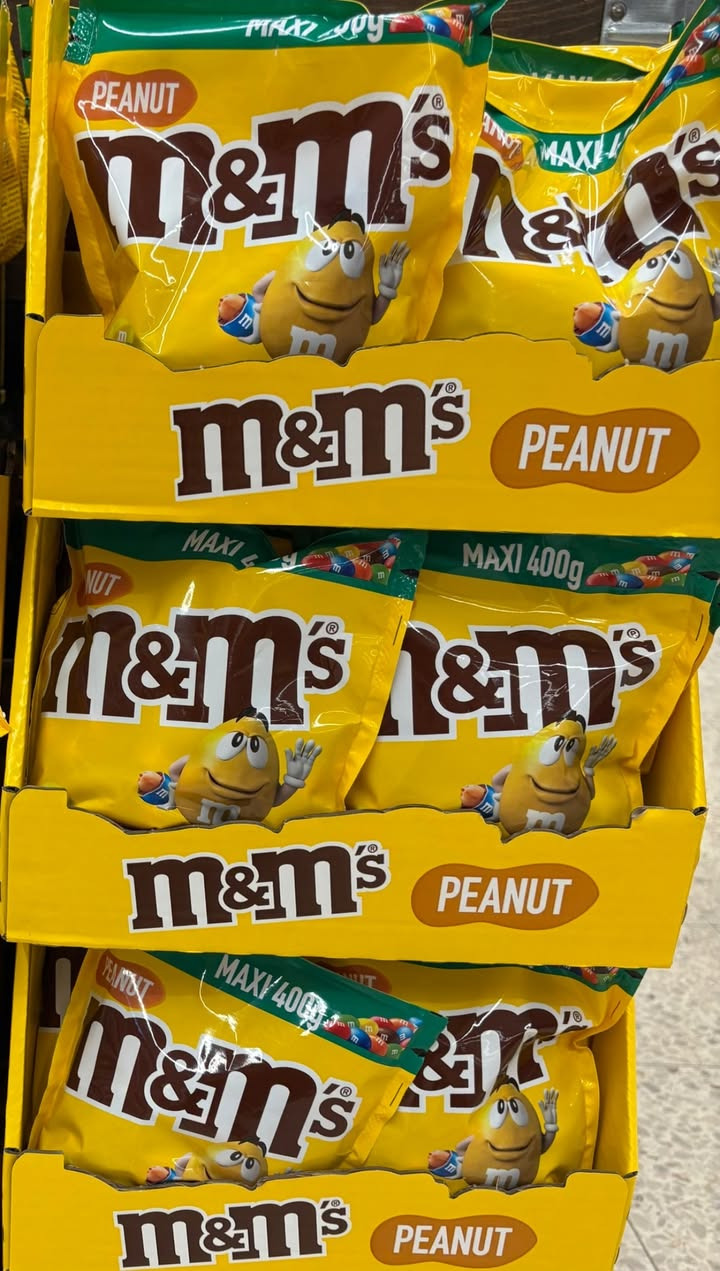 Meny Hobro lokker med stort M&M's Peanuts tilbud