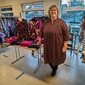 Elins Butik præsenterer: Ny farverig kjole fra duMilde tilgængelig nu💃